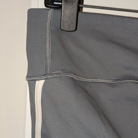 *3 FOR $9* Gap Fit Drawstring Waist Blackout Technology Crop Ankle Leggings Pant - Picture 3 of 3